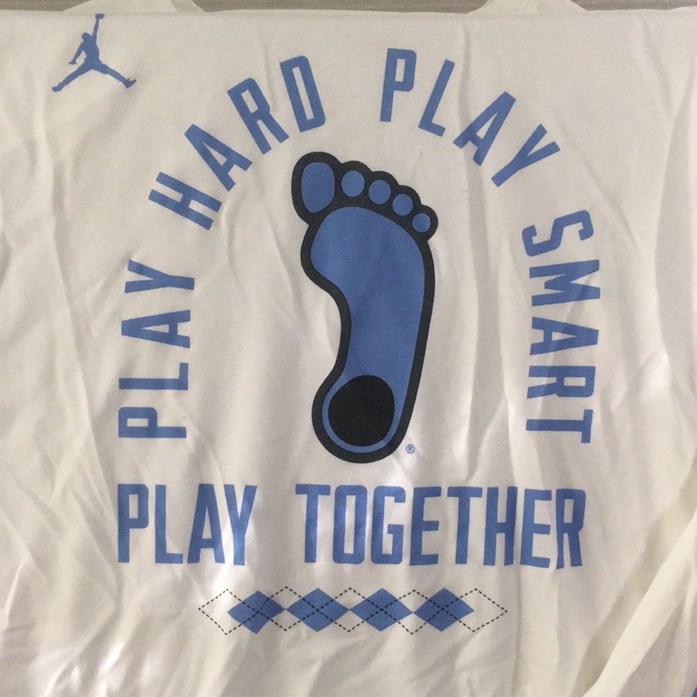 UNC Nike Longsleeve large